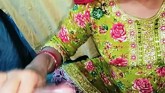 Horny Neha Bhabhi sucked luckyboy Ravi's dick non-stop and tried to make him cum in her mouth