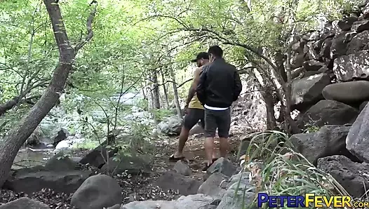 Peterfever Jaycee seksi doğa çocuğu John Rene'nin içine boşalıyor