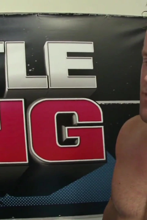 Seksi kaltak ve kaslı adam ringde harika vakit geçiriyor