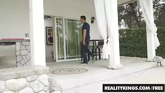 Realitykings - büyük doğallar - brad kni'nin oynadığı güzel egzersiz