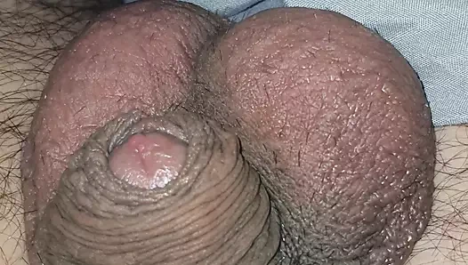 Üvey anne mini eteğin altında külotsuz üvey oğlunun odasına giriyor