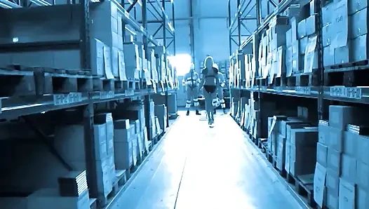 Alman Hakimiyeti Sarışın Sürtükler Kafeste Ve Banyoda