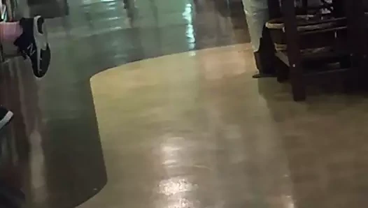 Seksi milf içinde kısa tayt