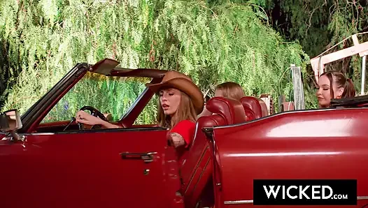 Wicked - büyük memeli octavia red motorcu adamla gırtlağına kadar alıyor ve domaltıyor