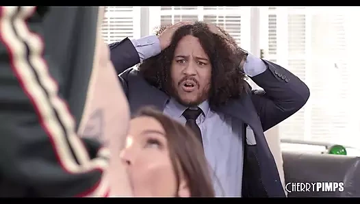 Katrina Colt göt yalıyor ve aldatılan kocası izlerken sert biniyor