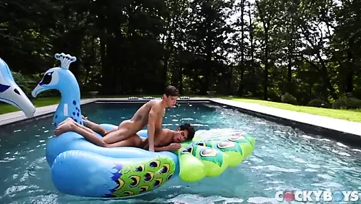 Oynamak için büyük horoz - nico leon &amp; aiden ward