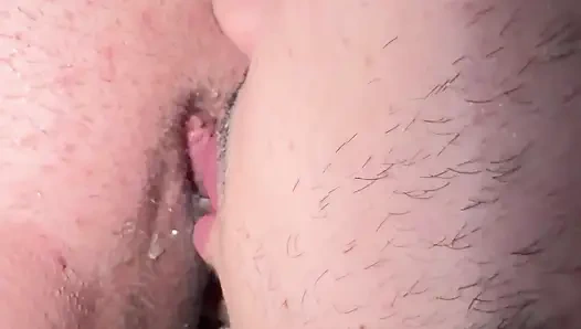 Alman kızıl saçlı dönerken yalanıyor