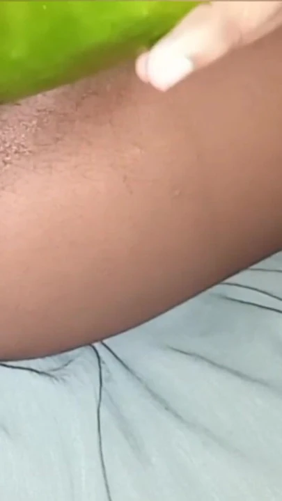 Sri Lanakan seksi kız en iyi salatalık ile amını sikiyor | Klip 2