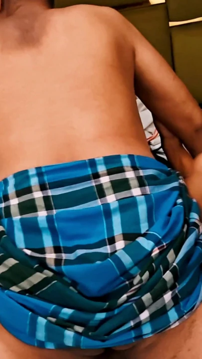 Hintli threesom desi video patron otelde hizmetçi karısıyla sert seks yapıyor har amcık hintçe ses | Klip 3