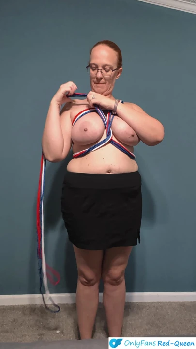 Shibari ip kendi kendine bağlama kılavuzu - bağımsızlık günü kırmızı beyaz ve mavi kalp | Klip 1