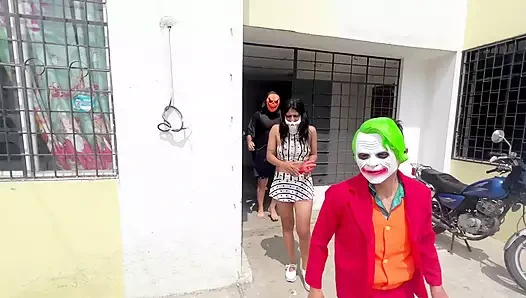 Cadılar bayramında ne yaptığımıza bak, lezzetli bir dörtlü grup sekste çok fazla bilgi ve orgazm.