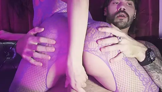 Dikey: vip oda ep.7: seksi striptizci Penelope memnun etmeyi seviyor