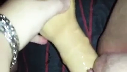 Büyük oyuncak içinde onu sırılsıklam ıslak am