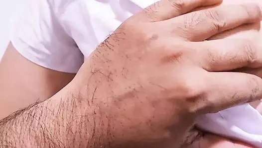 Sri Lankalı seksi edepsiz bayan genç oğlanla sikişiyor, güzel göğüsler, dölleme amcık