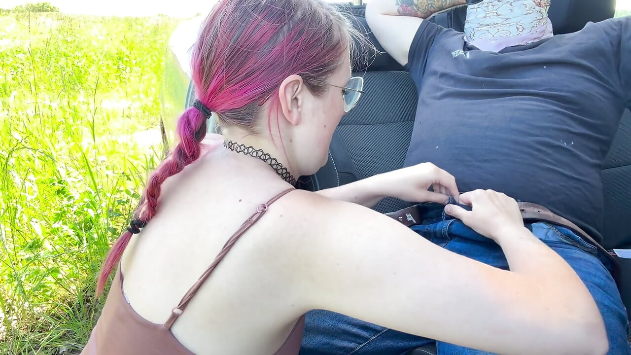 Risky Outdoor Fuck at the Forest Edge - Deepthroat in Car & Hard Public Sex
