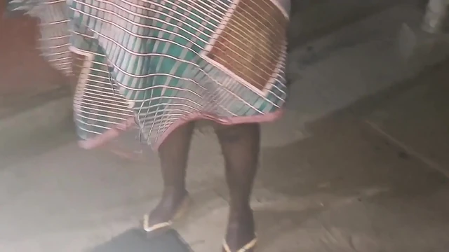 Горничная после траха принимает ванну в темноте