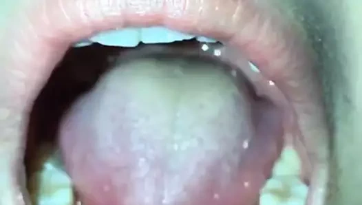 Öğrenci kız ağız sonra içecek boşalmak