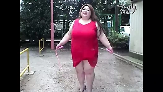 Büyük memeli iri güzel kadın