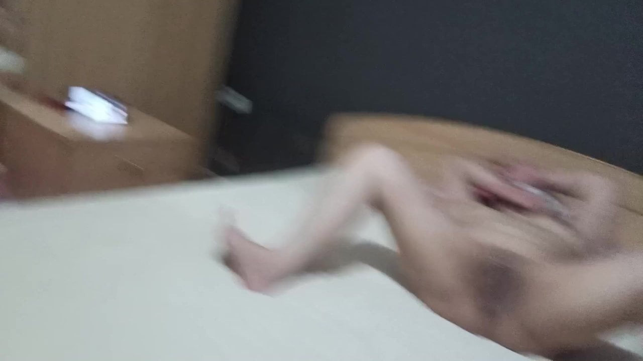 Yabancı eşimin amına boşalıyor