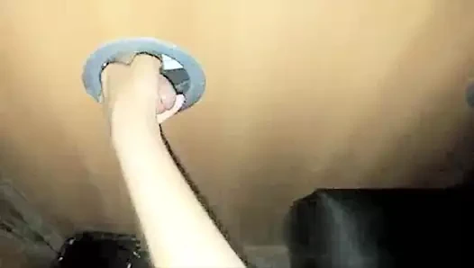 Azgın orta yaşlı seksi kadın eş değiştirme kulübünde sikiş deliğinde oynuyor - eş değiştirme partisi