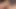 Sarışın orta yaşlı seksi kadın gırtlağına kadar alıyor ve damlayan deliğini parmaklıyor