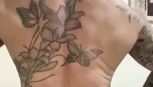 Soyunup sikişmeyi seven bir fitness annesi bulun