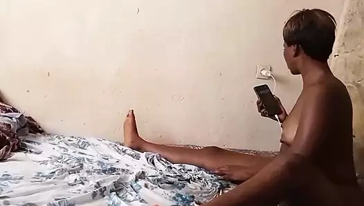 Dünyanın en iyi ve en tatlı amına sahip, zenci azgın sürtük beyaz bir yarak istiyor