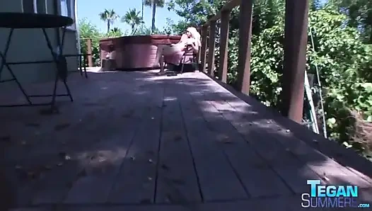 Verandada Pembe Tavşan