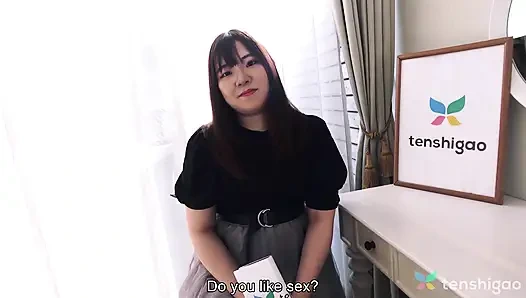 Üniversiteli kız Miki bugün bize sulu götünü gösteriyor