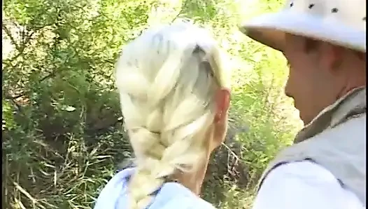 Sağlam mutant mağaradaki güzelliği baştan çıkarıyor