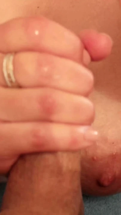Ev yapımı bakım. harika bir handjob öncesi kıllı aletimi traş ediyor | Klip 2