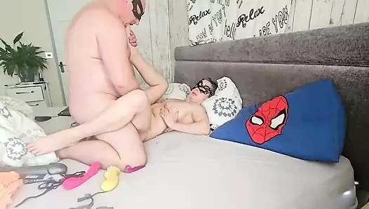 Romantik ve nazik amatör çift sikişiyor