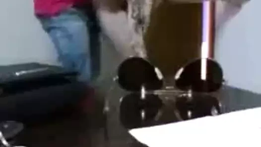 Pute algerinne sekreter masaüstünde 2018