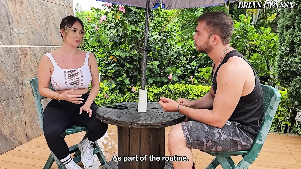 Büyük memeli sarışın öğrenci Tatiana Alvarez fitness eğitmeni Brian Evansx'ı sikiyor