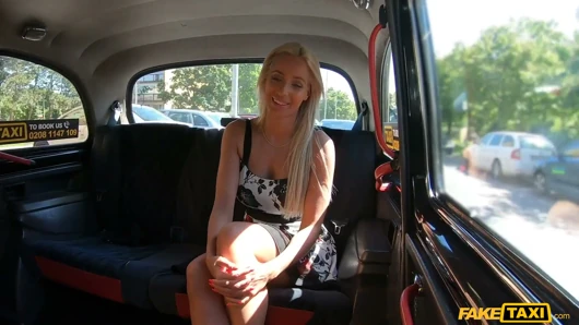 Fake taxi - emily bright o kadar güzel ve sıkı ki herkesi boşaltabilir