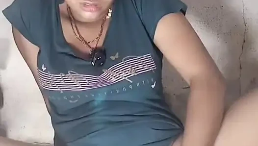 Desi girl in burr 3 fingers of lentil burr water came out Hindi audio masturbation