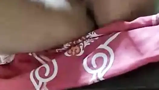 Biraz konuşuruz, sonra şehvetimizi serbest bıraktırmak için video seks yaparız