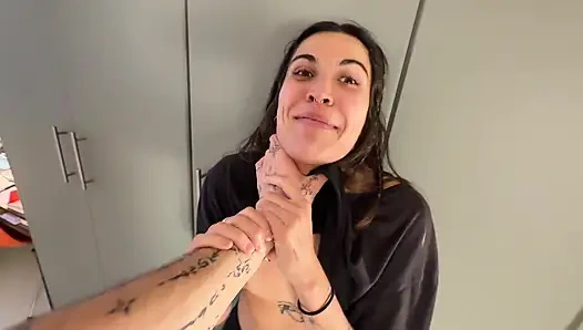 BDSM: Ik werd vastgebonden en gebruikt totdat hij een enorme lading over mijn gezicht kwam