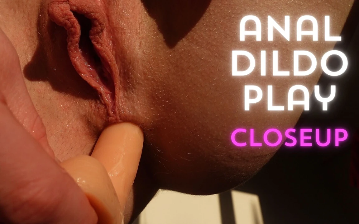 Anal dildo mastürbasyonu yakın çekim