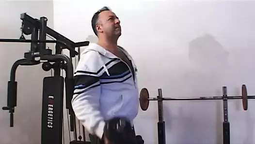Spor salonunda sevişmek sıcaktır!