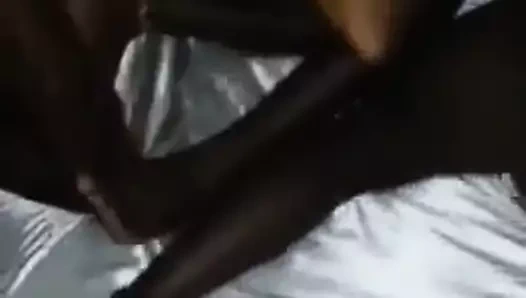 Siyahi kız seks yapıyor