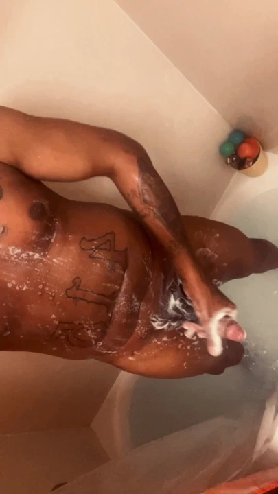 Come and watch me stroke my huge 10 cm BBC, I promise you'll tune in to more and more
So much spicy content was waiting for me