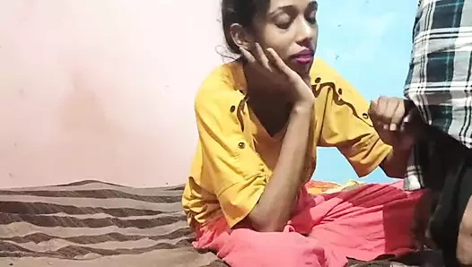 Ateşli ve seksi kız kayınpederinle sikişiyor kocası işe gidiyor