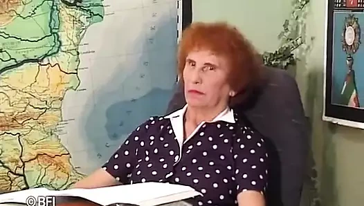 Nine zar zor yaşıyor