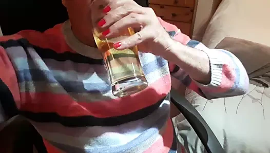 Cumslutsallysw olduğunu bir işemek içme fahişe