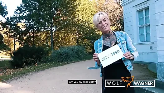 Ateşli yaraksız orta yaşlı seksi kadın Vicky Hundt'ı sikmek kolay! WOlf Wagner