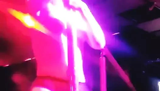 Tamamen çıplak Las Vegas striptizci sahne seti