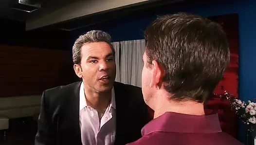 Tiffany Taylor ve mükemmel yüzü ve vücudu sikiliyor