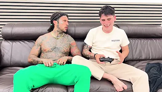 İtaatkar MILF Vajinasının Yok Edilmesini İstiyor - Silvia Preslar