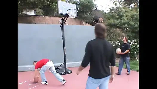 3 devasa penis için 1 fahişe!! - Cilt #01